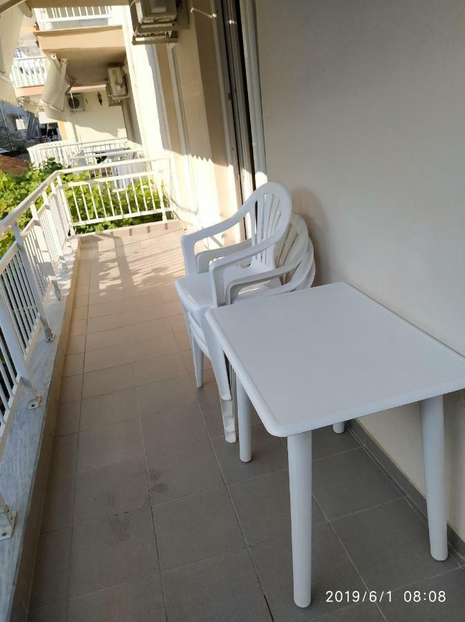 Lazaros Apartments Olympiakí Aktí Exteriör bild