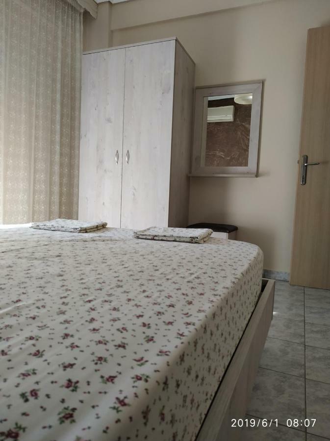Lazaros Apartments Olympiakí Aktí Exteriör bild